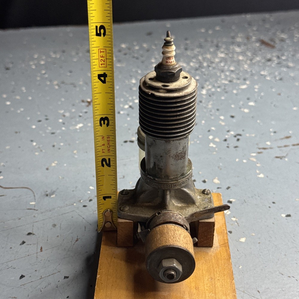 Partial Brown Junior Motors Model D 11083 Model Airplane Engine