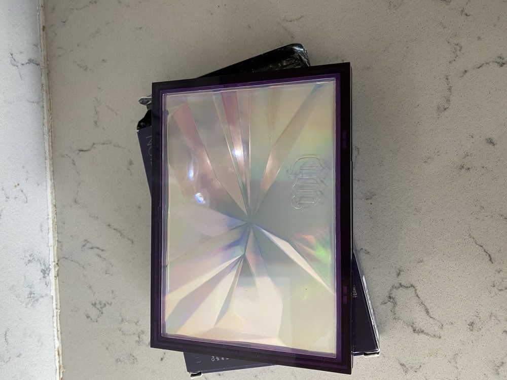 Urban Decay Distortion Eyeshadow Palette