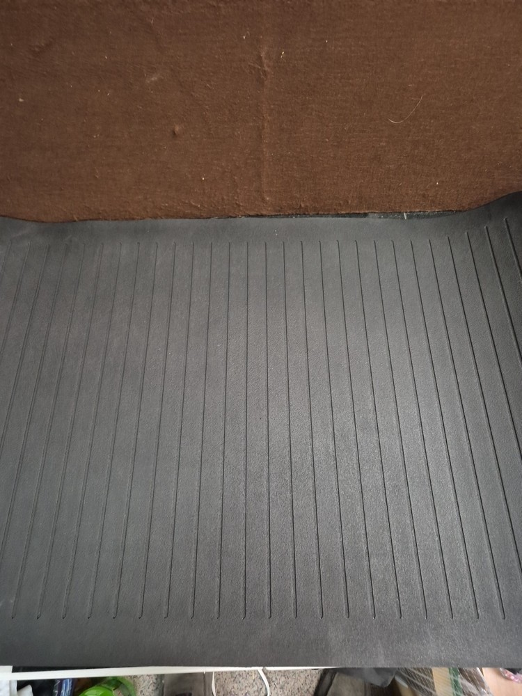 Varidesk The Mat 36 Open Box Unused