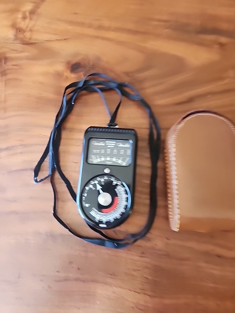 Weston Master Universal Exposure Light Meter Model 715 Emulsion Speeds