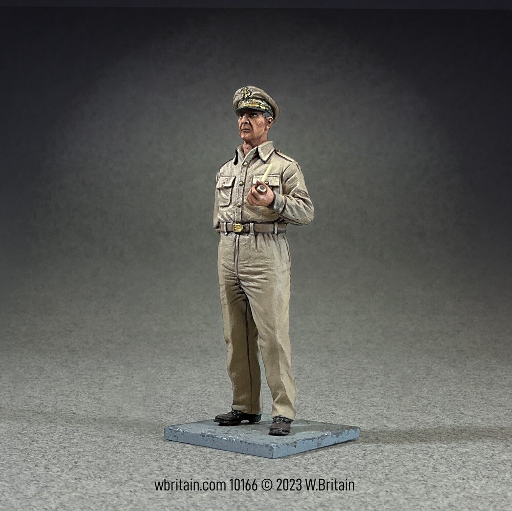 W Britain - U.S. General Douglas MacArthur, 1945 #10166