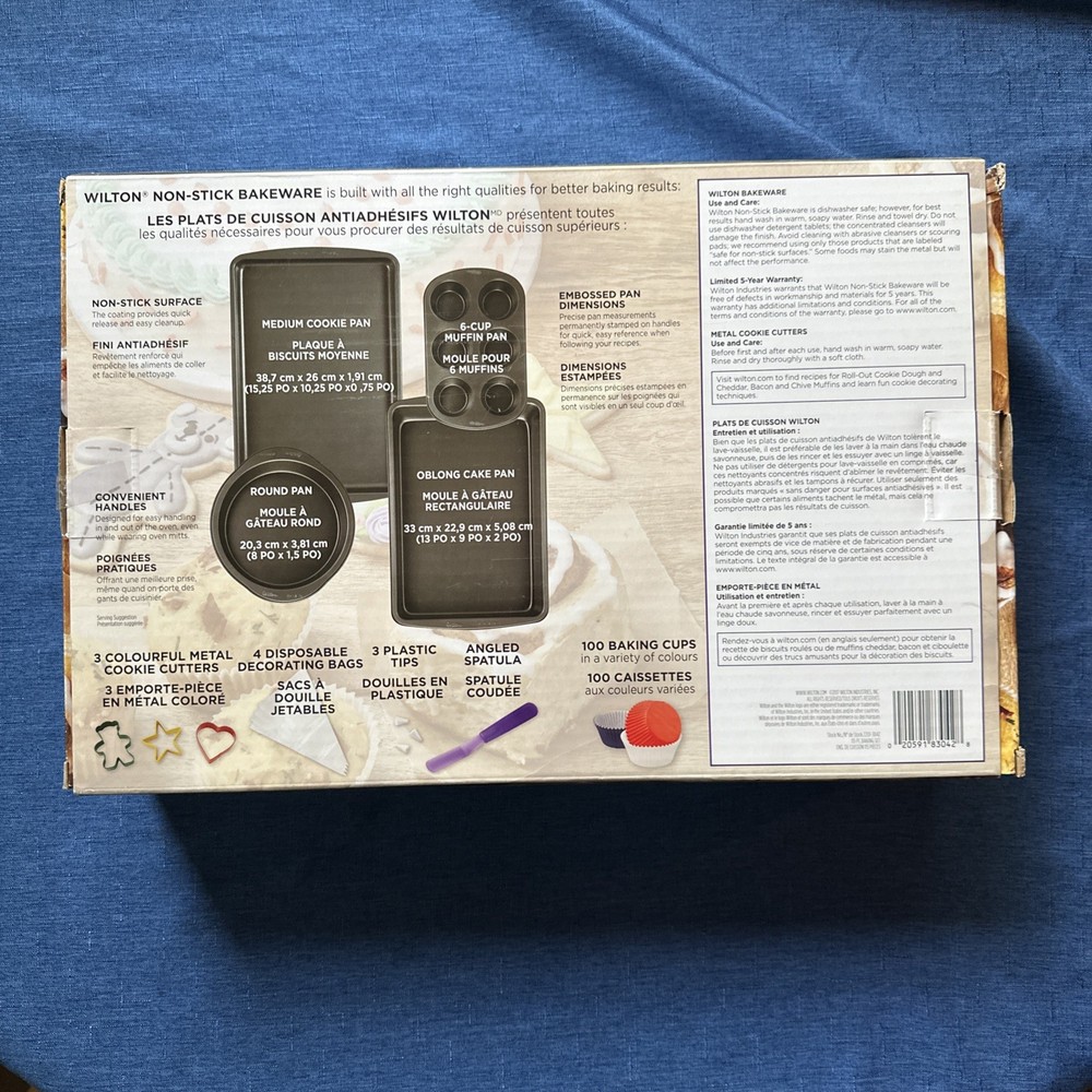 NEW Wilton 115 Piece Baking Set
