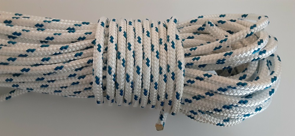 5/16 x 87 ft. Double Braid-Yacht Braid polyester rope hank. White/Blue
