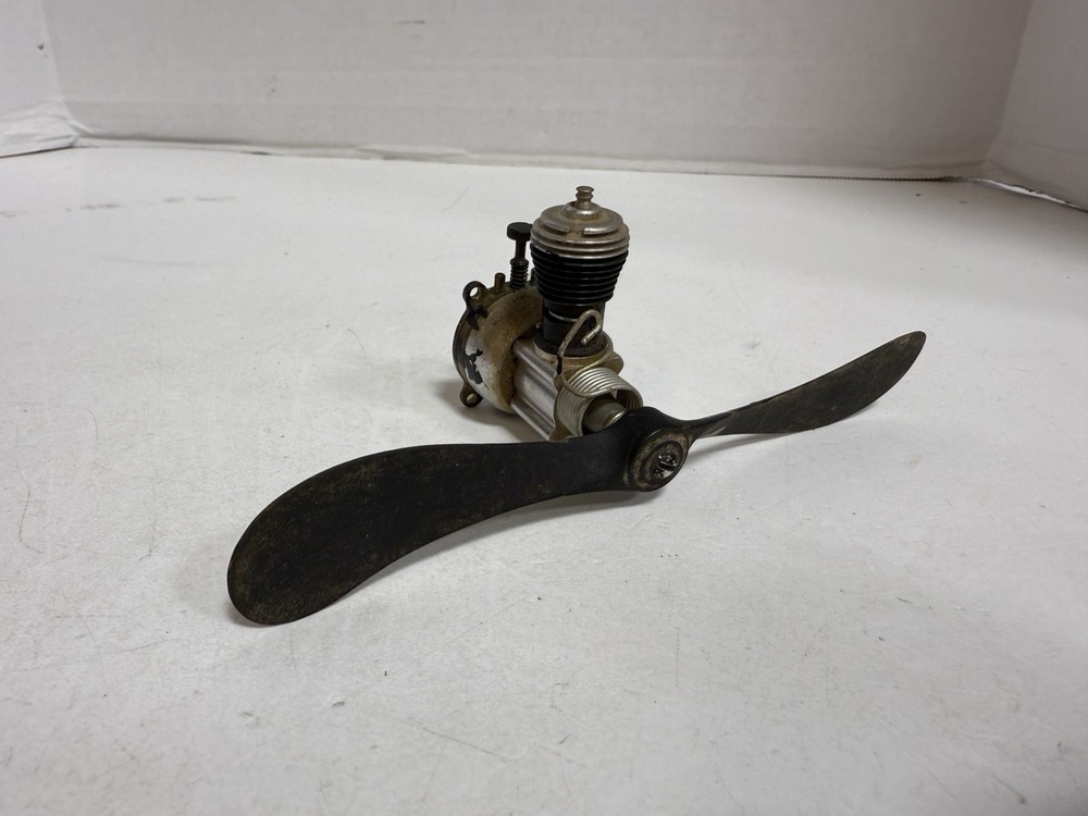 Cox Gas Powered Motor with thimble drome Propeller