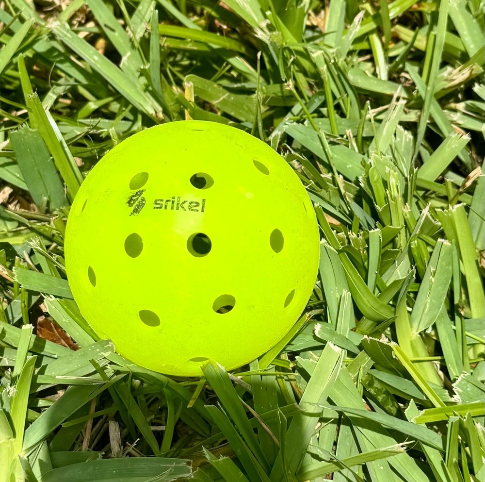 Srikel pickleballs