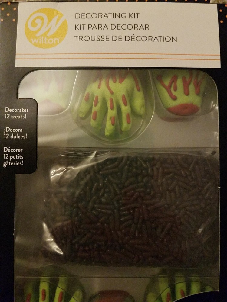 Wilton Decorating Kit Halloween Hand Scary