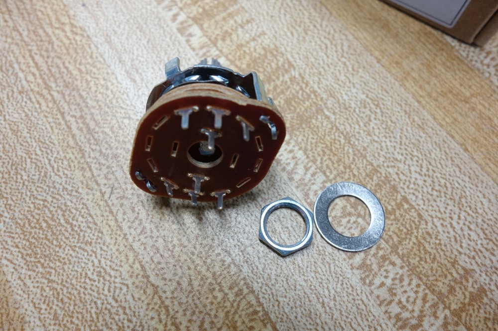 2P3T 2 Pole 3 Position Selectable 1 Deck Band Channel Rotary Switch Selector