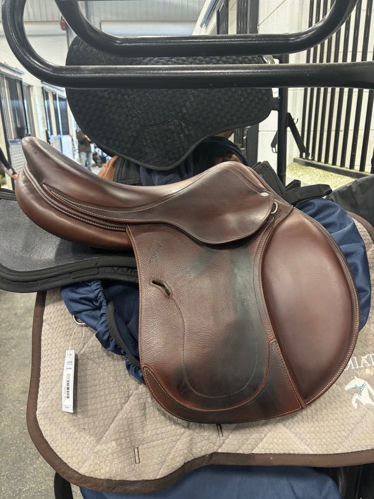 jumping saddle