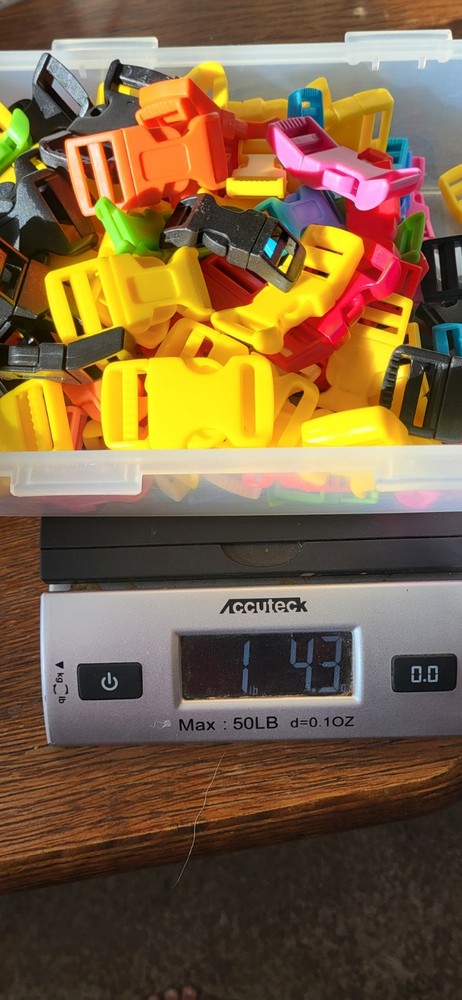 Colored Plastic Buckles 4.5lbs Various Sizes + Random Hardware Pet Supplies