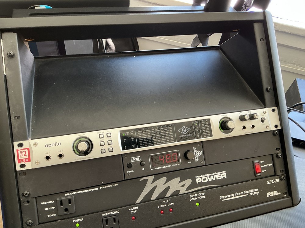 Universal Audio Apollo 8 Duo Thunderbolt 2 Audio Interface, many actived plugins