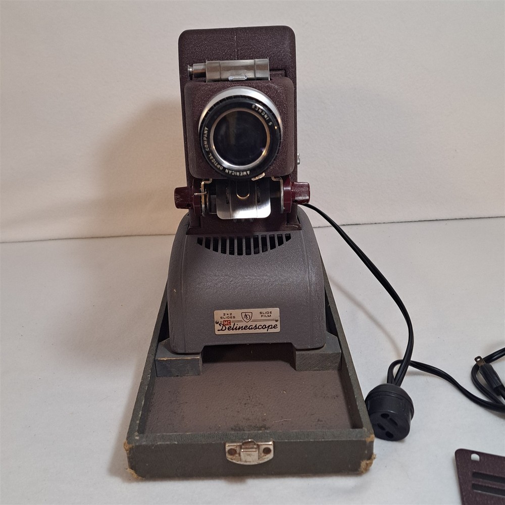 Delineascope Model MC Slide Projector