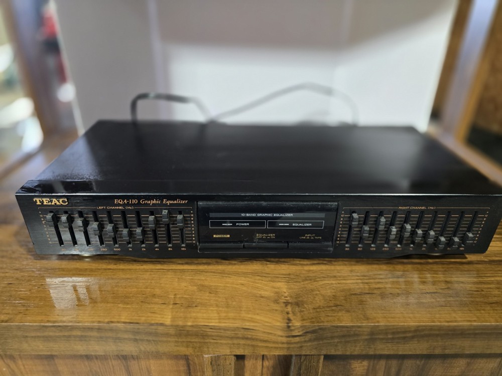 TEAC EQA-110 Stereo Graphic Equalizer Works Missing one slider cover