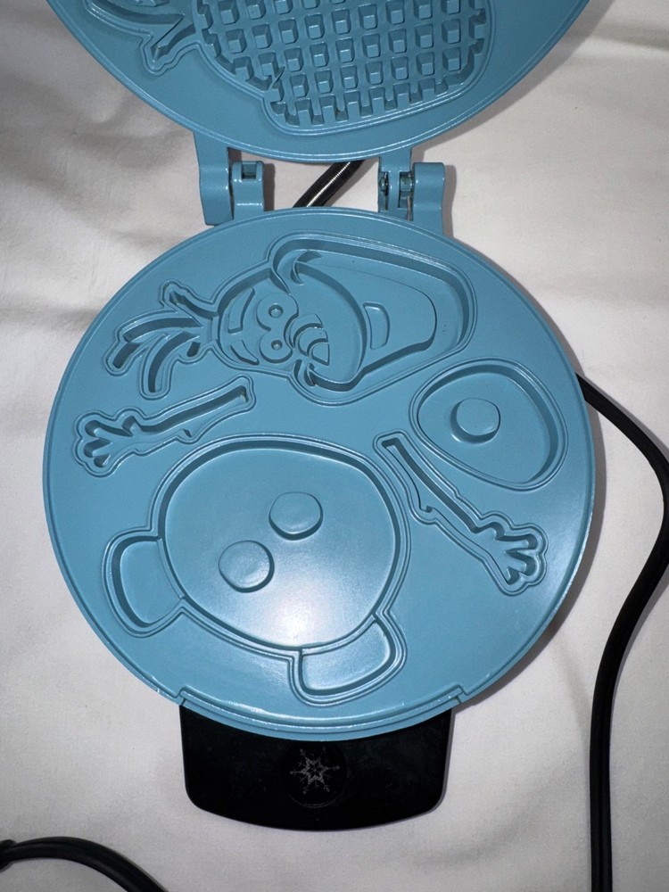 Disney Intertek Waffle Maker Frozen Olaf Snowman Breakfast WORKS!