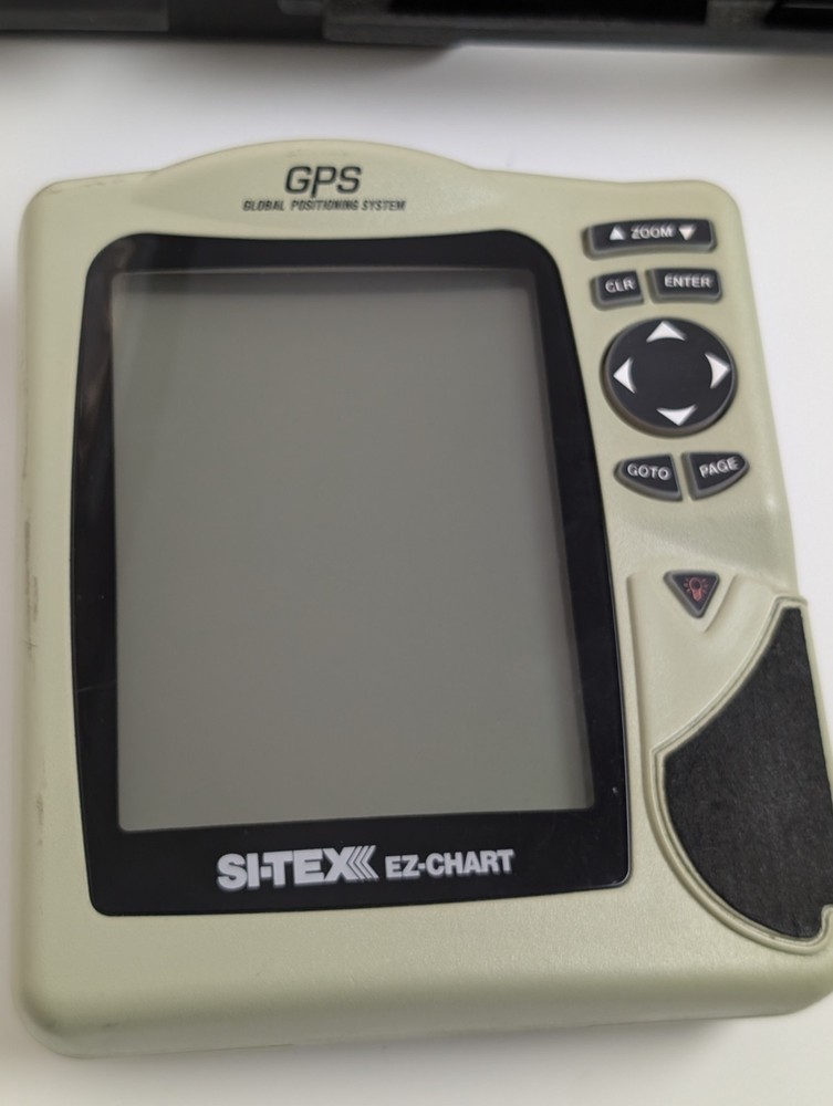 Si-Tex EZ-Chart GPS Chartplotter – Powers On – w/ Case, Manual & Accessories