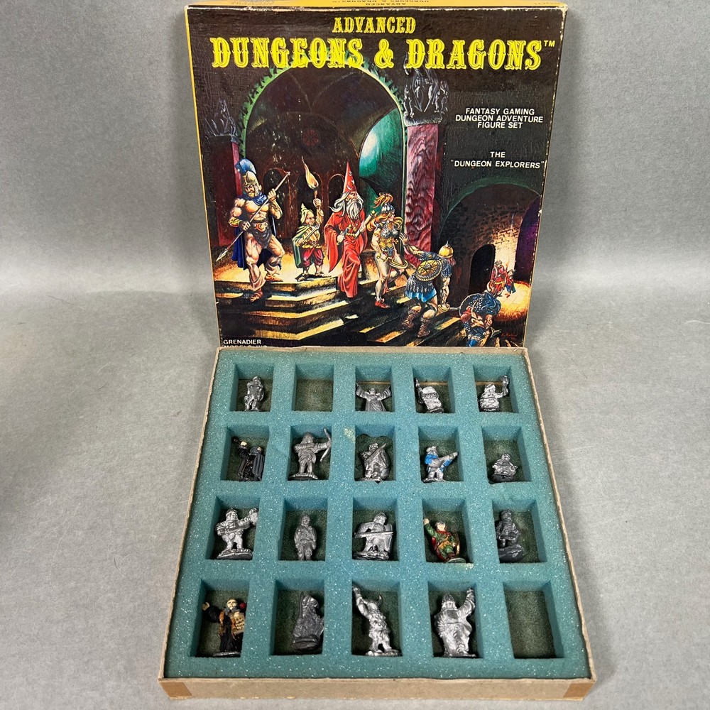 Grenadier 1980 Advanced D & D Figure Set Dungeon Explorers 5001 MISSING TWO +Box