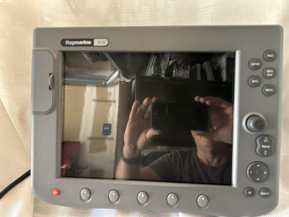 Raymarine | E120 MFD Chartplotter Screen | Classic Display Good condition E02013