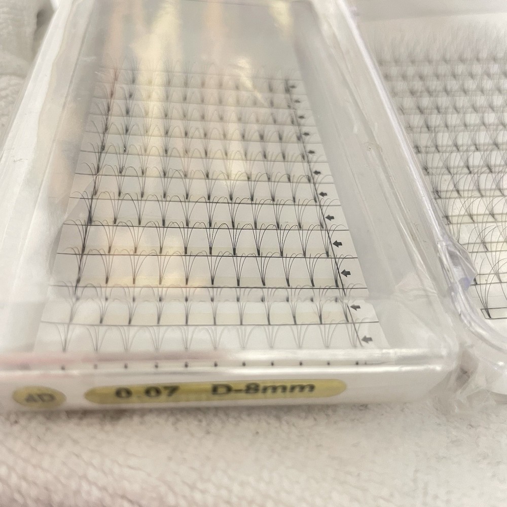 eyelashes extension