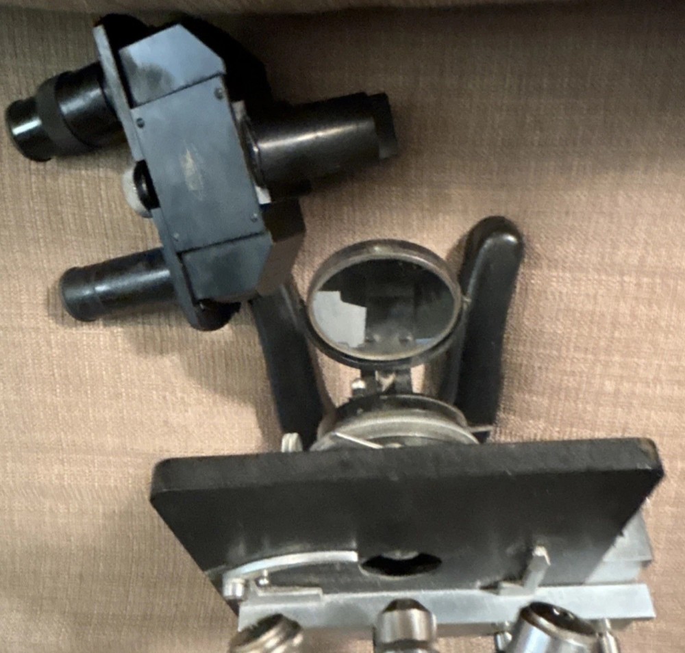 Leitz Wetzlar DRP Microscope with Multiple Objective Lenses