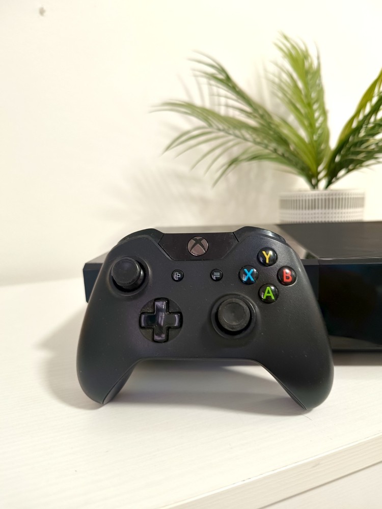 Microsoft Xbox One 500GB Console - Black - Good Condition - WITH JOYPAD ✅