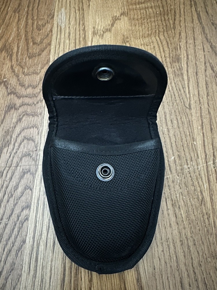 BIANCHI ACCUMOLD SINGLE HANDCUFF CASE Black
