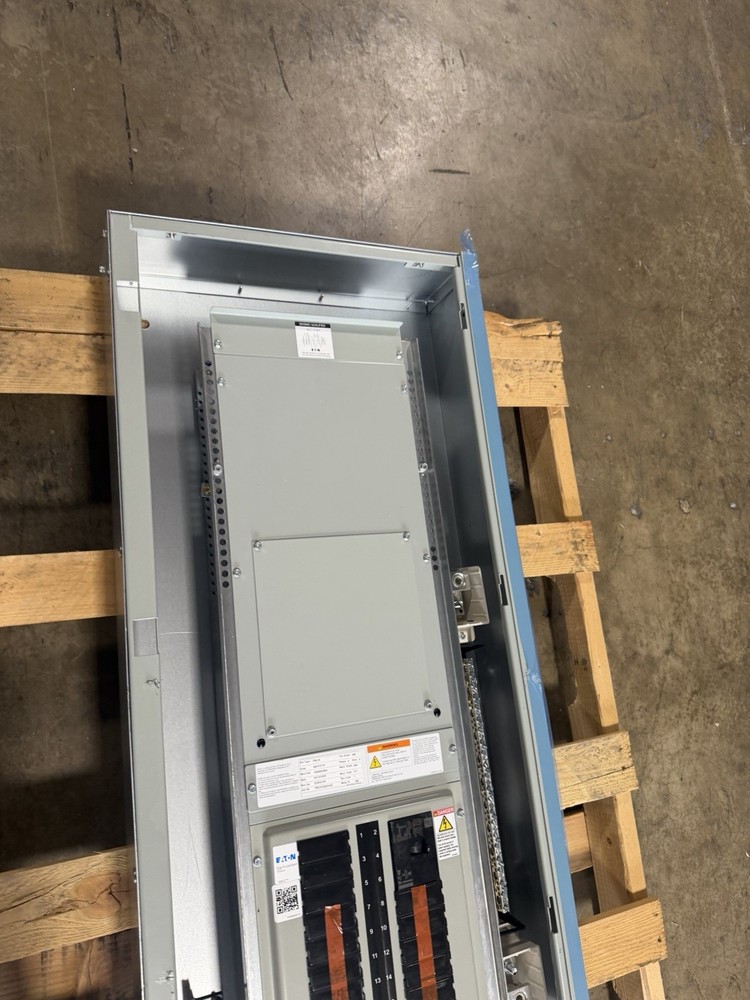 1-400 AMP 480V MAIN LUG PANEL WITH 200A SUB-FEED BREAKER 3PHASE COMPLETE PANEL