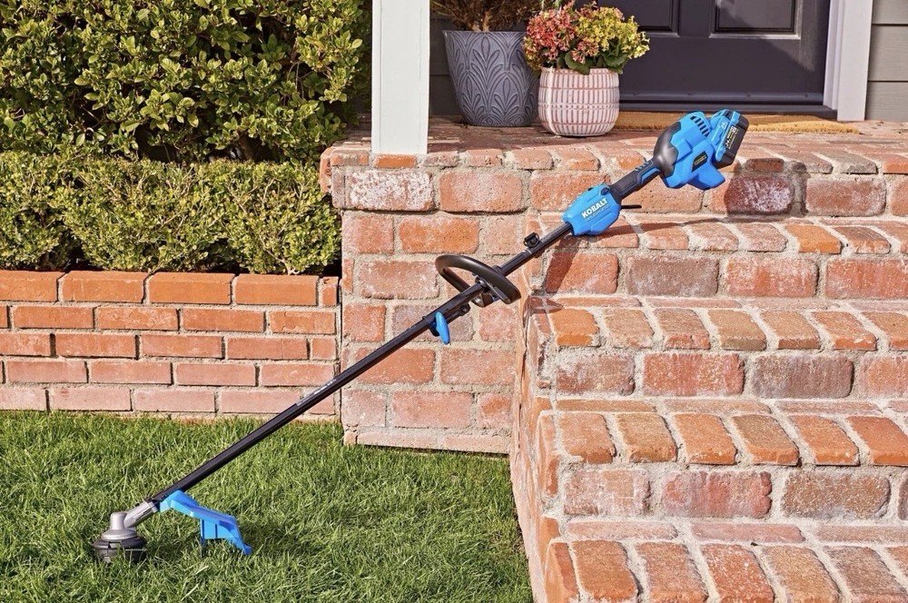 Kobalt 24-volt 15-in Split Shaft Attachment Capable Battery String Trimmer 4.0 A