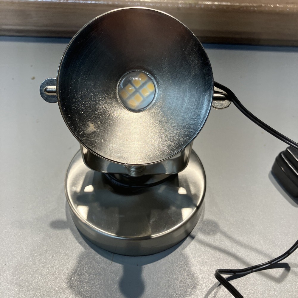 Desktop Spotlight crome very bright