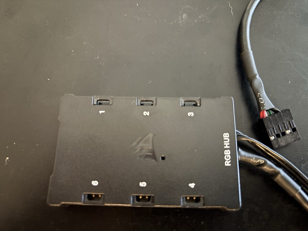 Corsair iCUE Lighting Node CORE Digital Fan RGB Lighting Controller