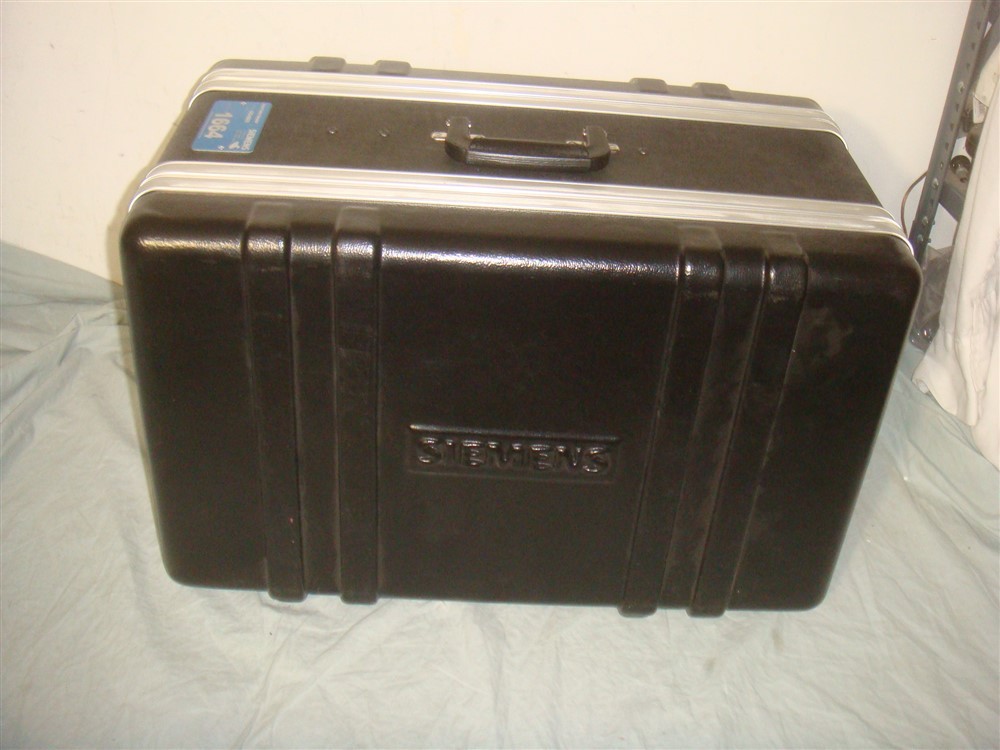 SIEMENS ACCESS CONTROL SIMULATOR/DISPLAY CASE WITH AR20M-MF & AR40S-MF READERS