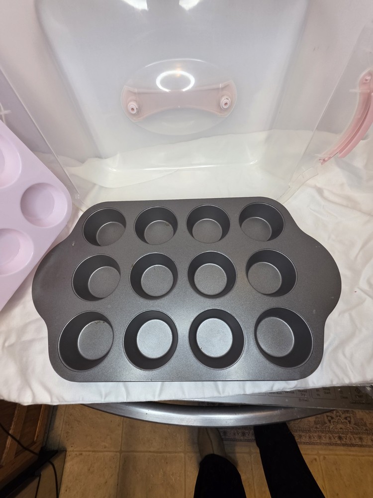 Cupcake Caddy Pink Tier Clear Dome W Lock Clips & Handle
