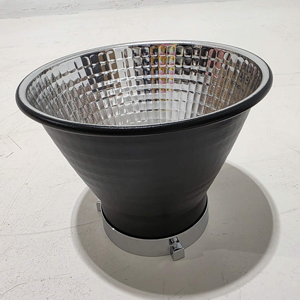 * OPEN BOX GOOD * Godox Knowled M600D Daylight LED Light