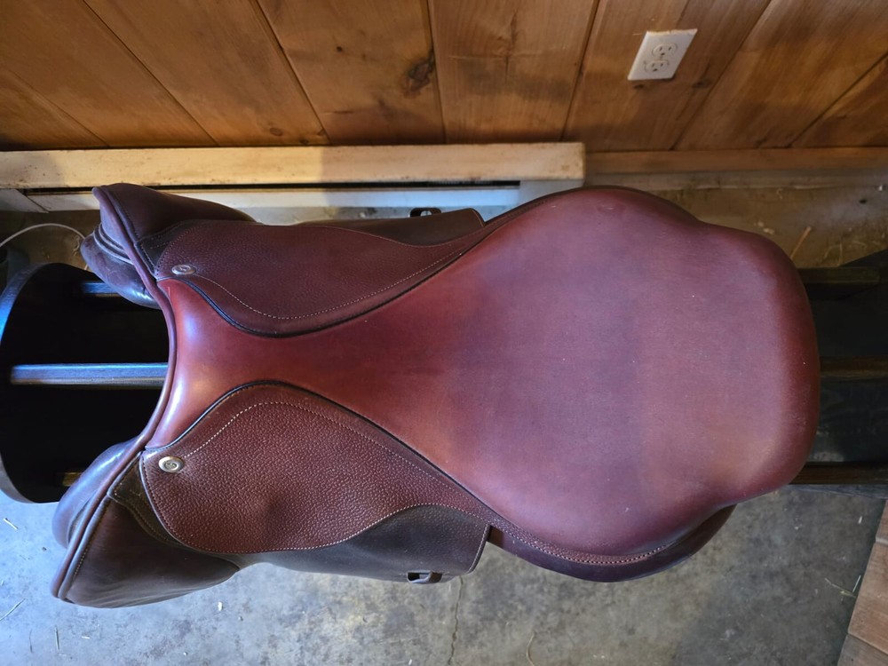 Jumping Saddle CWD 18”M SE02