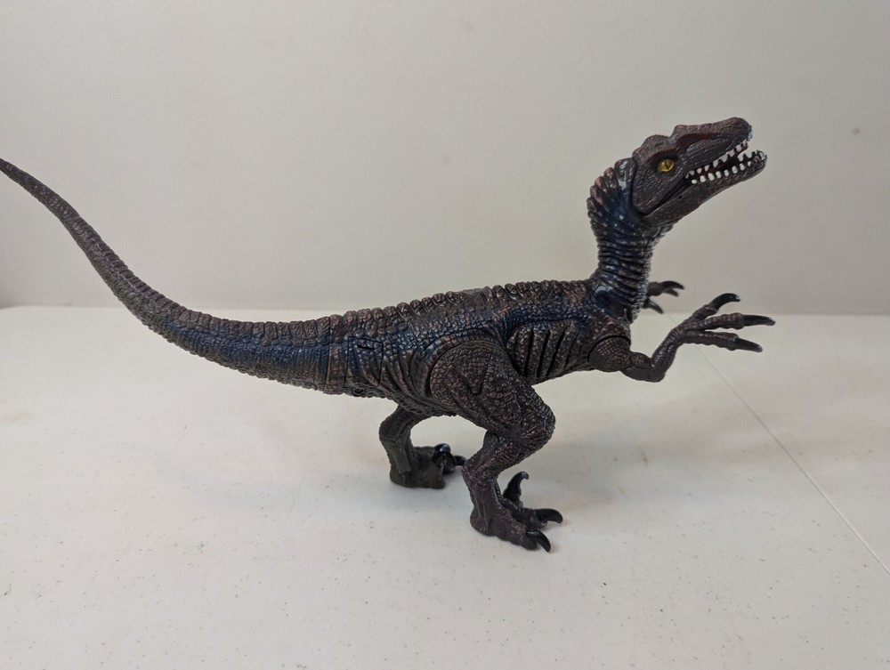 2020 WOW WORLD Velociraptor Dinosaur Lights Sounds