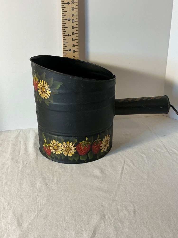 Nesco Vintage Tin flour sifter Side crank handle Floral pattern