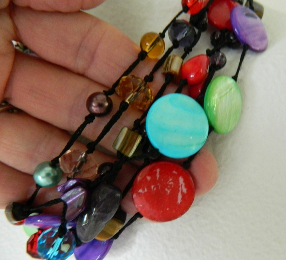 VTG. Y2K Beaded Multi Strand Multi Color Necklace