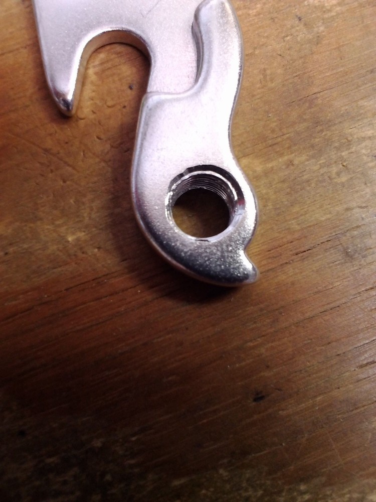 REPLACEABLE BICYCLE DERAILLEUR HANGER FRAME DROPOUT # 49 NEW