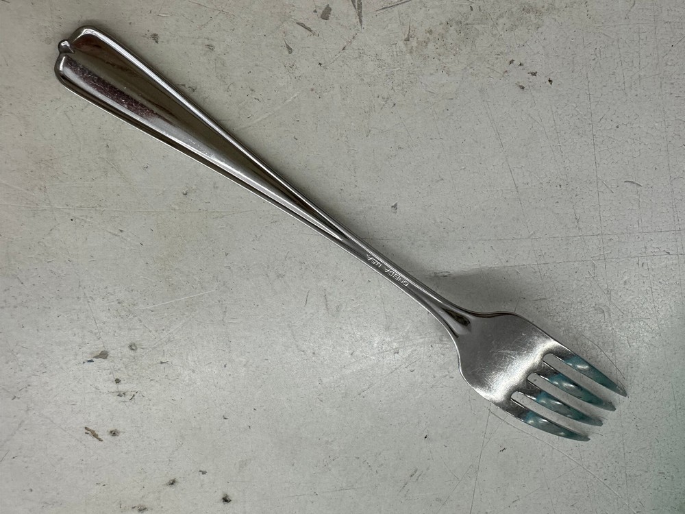 Gala Impulse 1 Dinner Fork Oneida Stainless Center Ridge Beaded Tip 7 3/8" Gloss