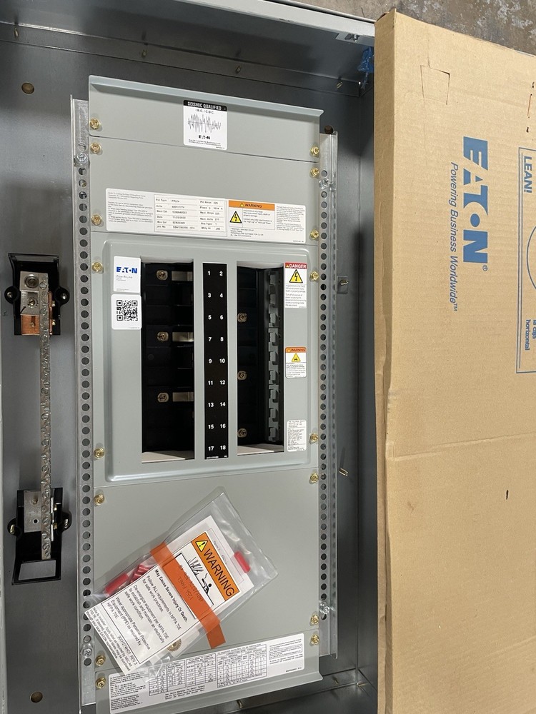 1-225 AMP 480V MAIN LUG PANELBOARD 18 SPACE 3PHASE 4 WIRE COMPLETE PANEL