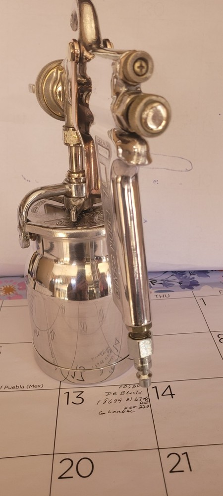 Binks Model 7 Spray Gun w/ Stainless Paint Cup.