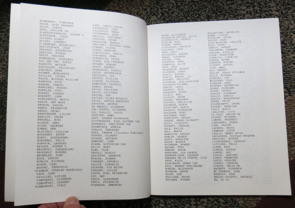 Musical Autographs A Comparative Guide (2nd Supplement 1994) by J.B. Muns.