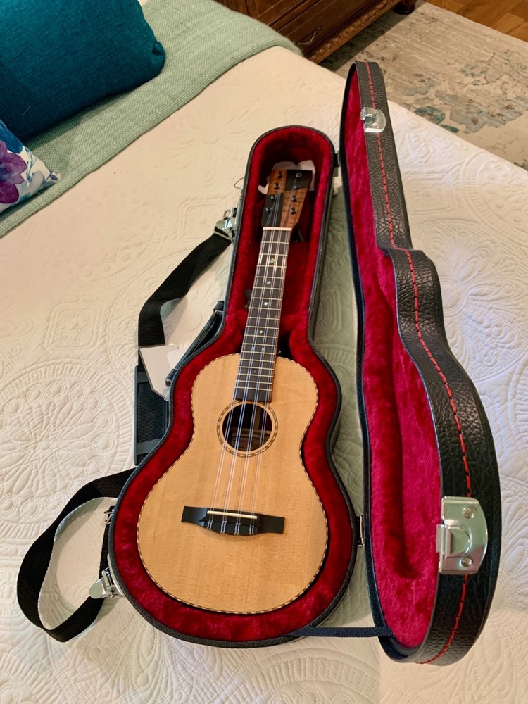 Mya Moe Concert Taropatch 8 string Ukulele - barely played