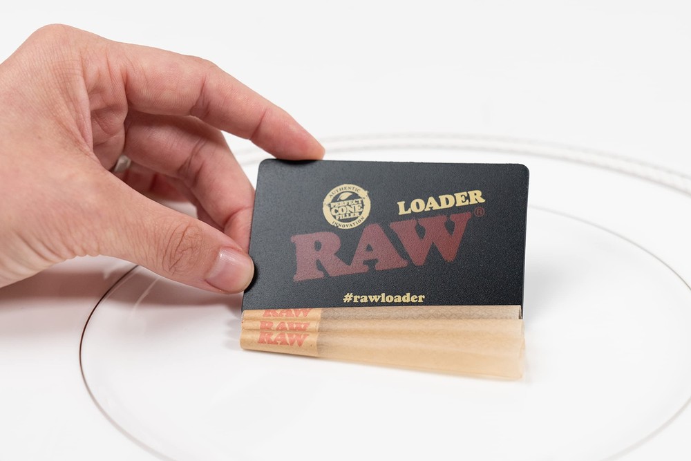 RAW Cones Classic 1 1/4 Size: 100 Pack