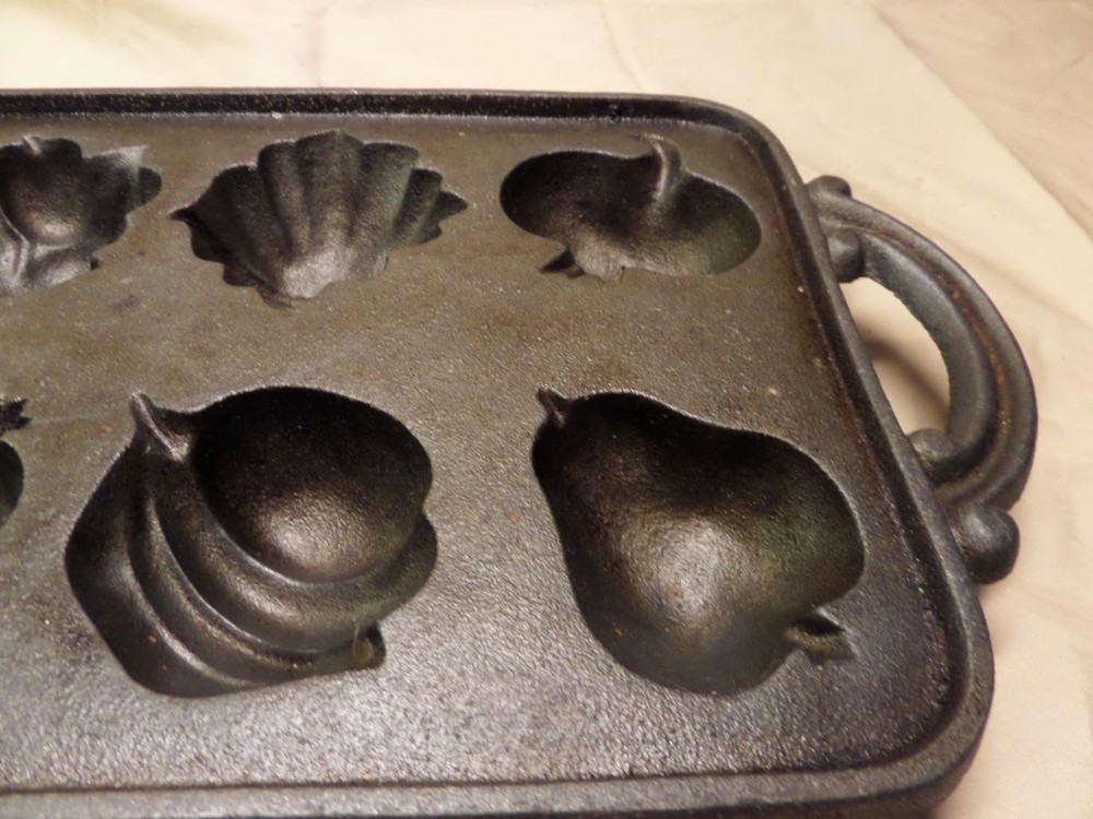John Wright Fruit Vegetable Design Cast Iron Metal Mold Cornbread Muffin Pan