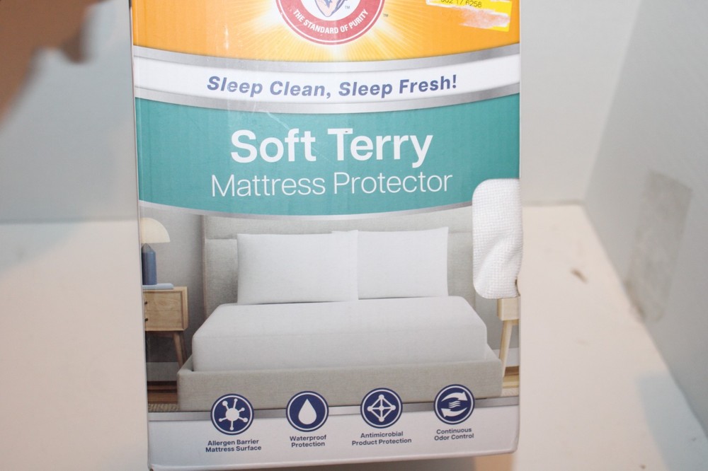 Arm & Hammer Queen Soft Terry Mattress Protector NEW
