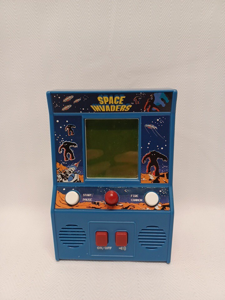 MINIATURE SPACE INVADERS Classic Atari Arcade Console 09527 Taito TESTED