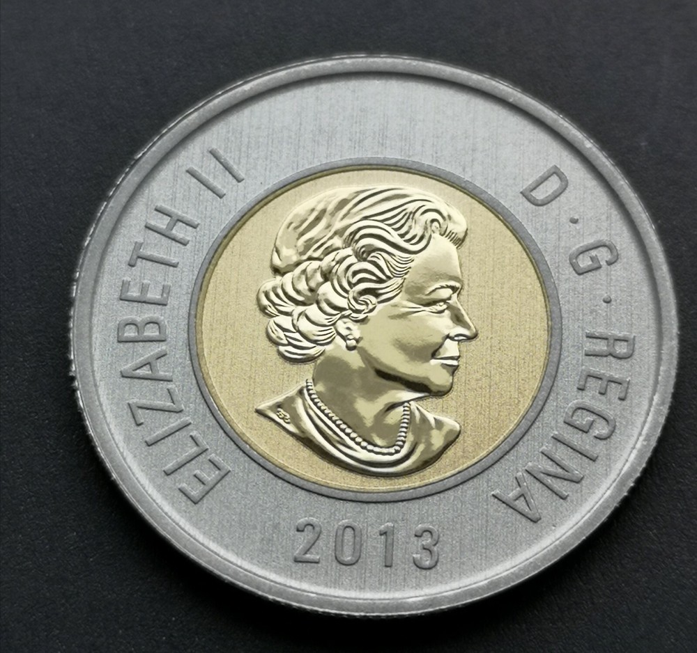 ***  2$  CANADA  TOONIE  2013  ***  SPECIMEN  ***
