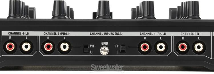 Reloop Mixon 8 Pro 4-channel DJ Controller