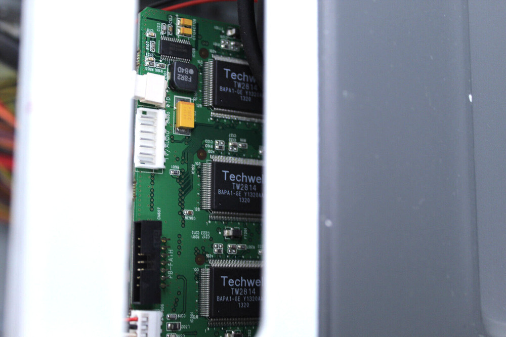 Pelco DX8116-2000 16 Channel IP Security Camera DVR System