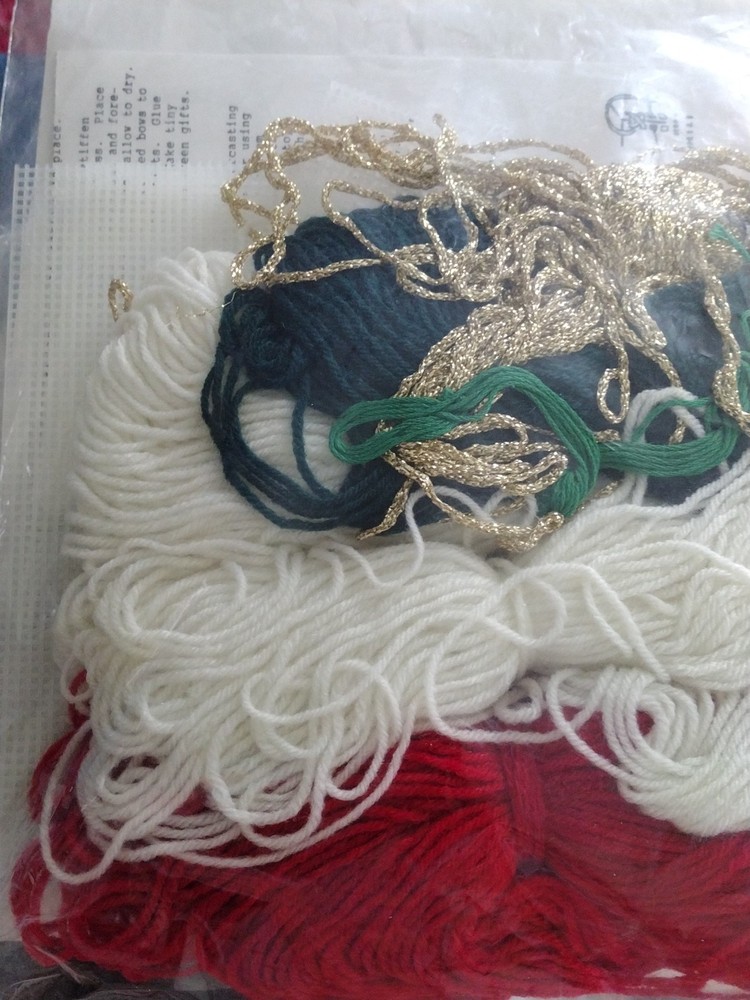 CHRISTMAS TREE TISSUE BOX BY NANCY DORMAN PLASTIC CANVAS KIT