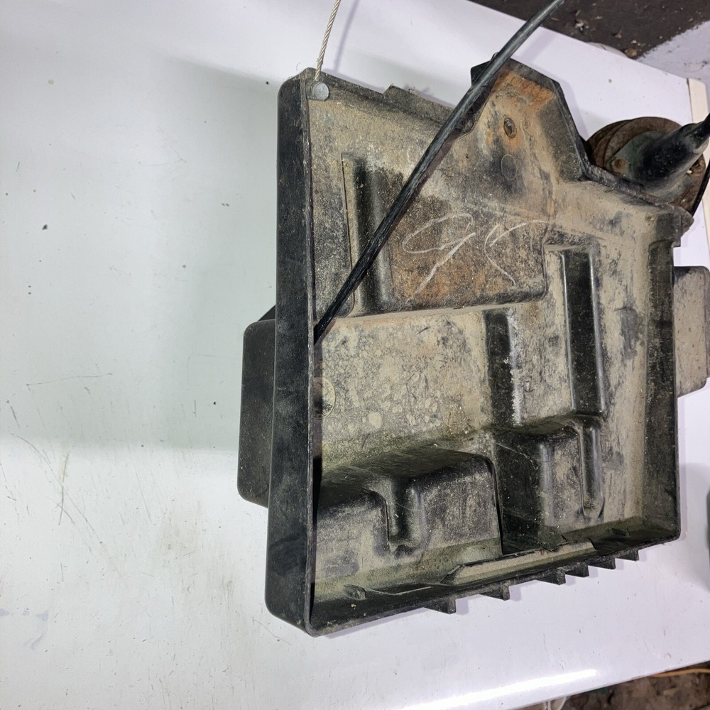 1996 - 2000 Caravan Battery Tray Vacuum Tank